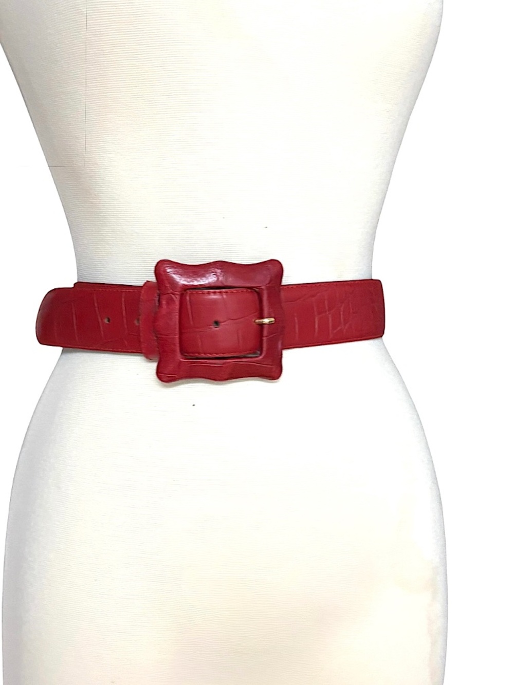 EXPRESS red leather belt embossed covered buckle size small vintage 1.5" wide